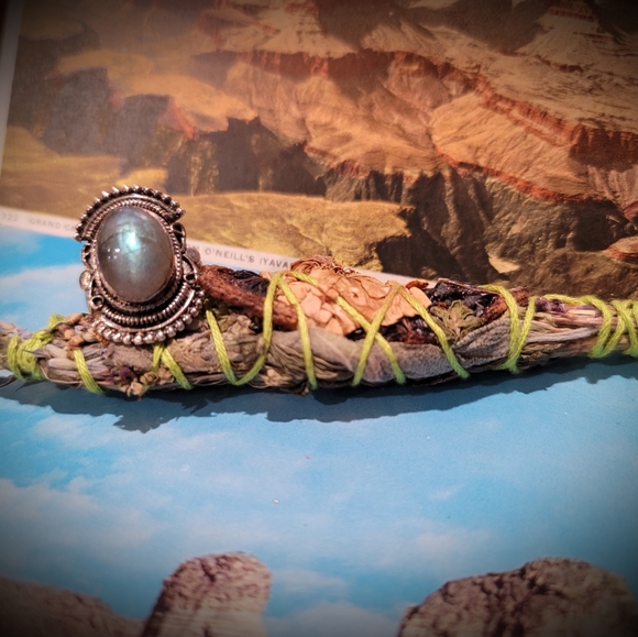 Silver & Laboradite ring - Picture 7 of 13